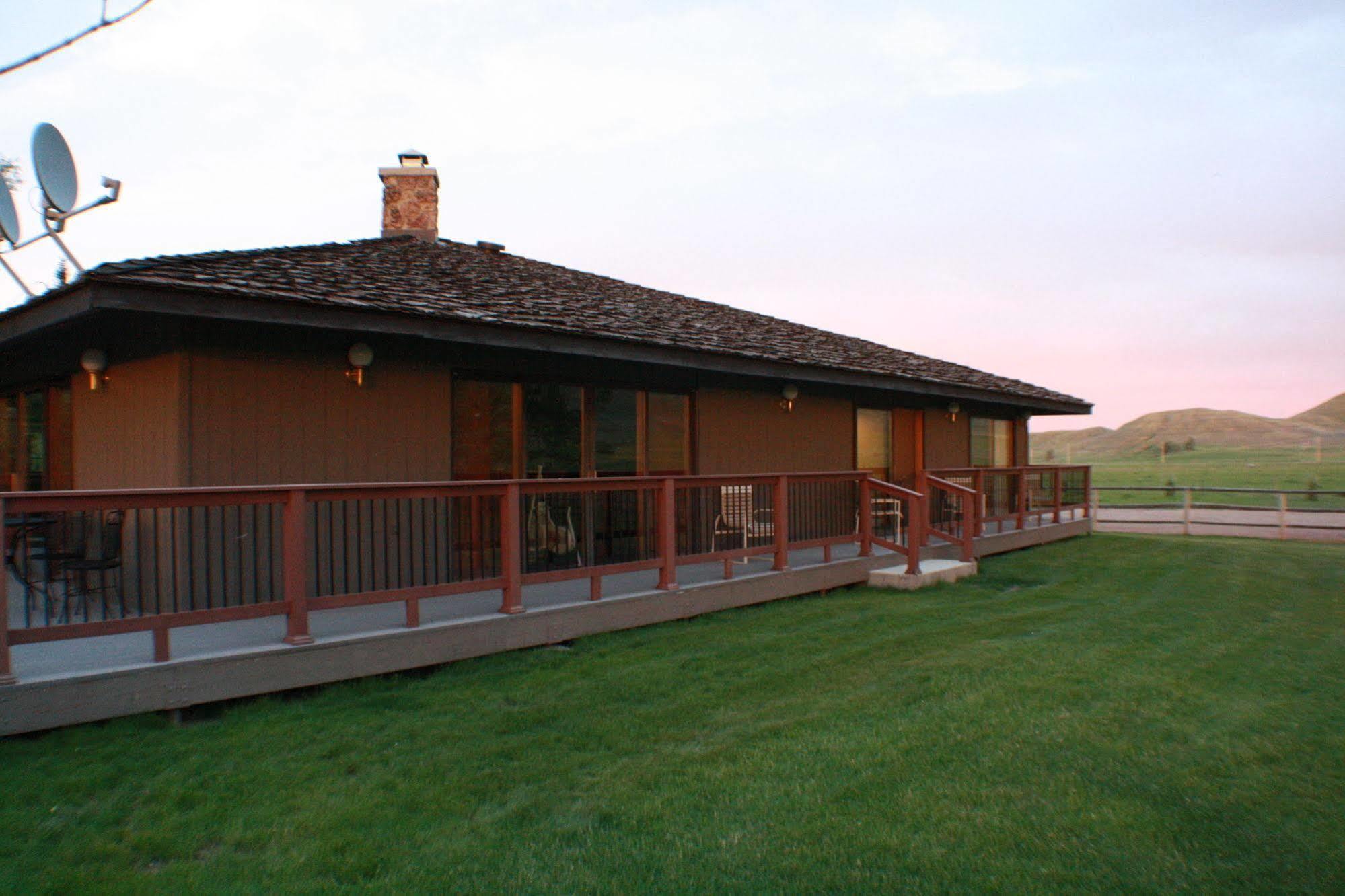 The Ranch At Ucross Hotel Exterior photo